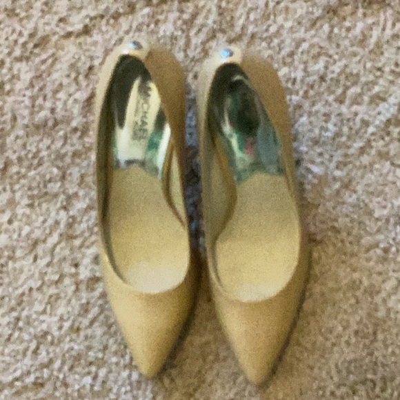 New Michael kors Shoes - Picture 2 of 5